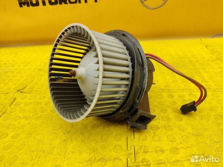 Моторчик отопителя Mercedes-Benz W212 OM651.924