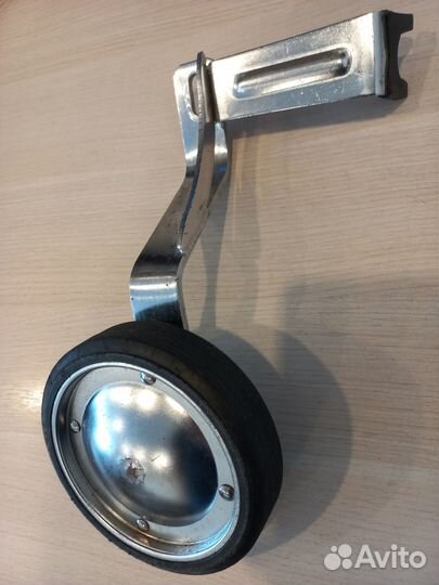 Колесо боковое (одно правое) для велосипеда d-20