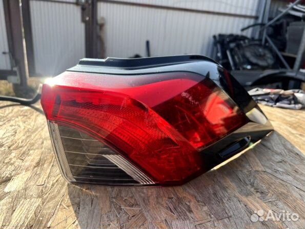 Фонарь задний правый Toyota RAV 4 2018-2023