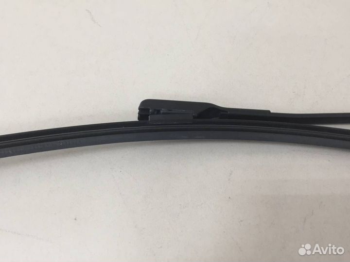 Поводок стеклоочистителя передний правый Renault D
