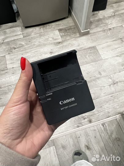 Зеркальный фотоаппарат canon 550d