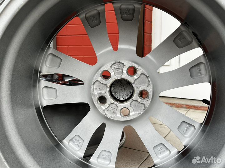 Оригнал toyota С японии фирменые диски как новые