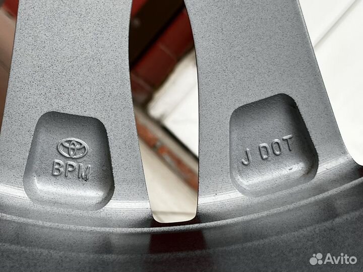 Оригнал toyota С японии фирменые диски как новые