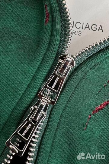 Balenciaga костюм трендовый (весна 2025)