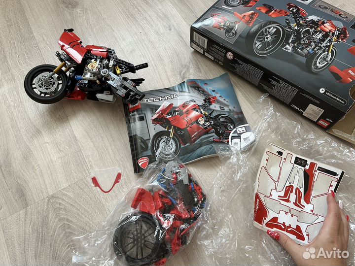 Lego 42107 Оригинал Ducati Panigale V4 R