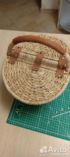 Пикниковая корзина из бумажной лозы