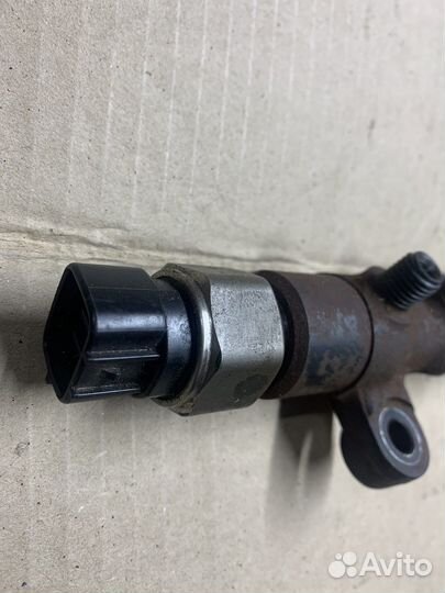 Рейка топливная toyota rav 4 2.2 2adftv