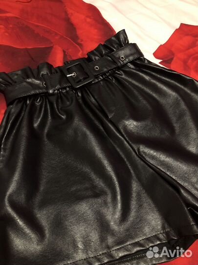 Кожаные шорты