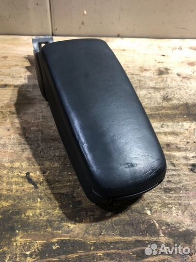 Подлокотник Audi A4 8EC AUK 2004-2008