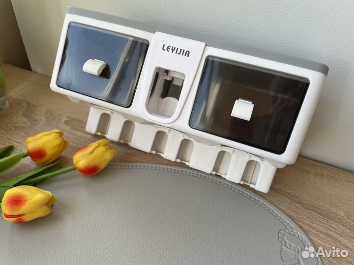 Органайзер для ванной с дозатором зубной пасты