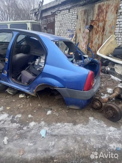 Задняя левая четверть на Renault Logan