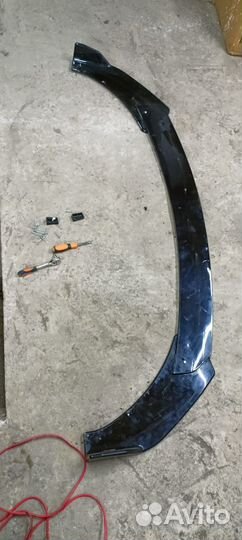 Сплиттер переднего бампера универсальный глянец