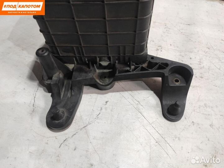 Кожух аккумулятора передний Volkswagen Golf 5 2007