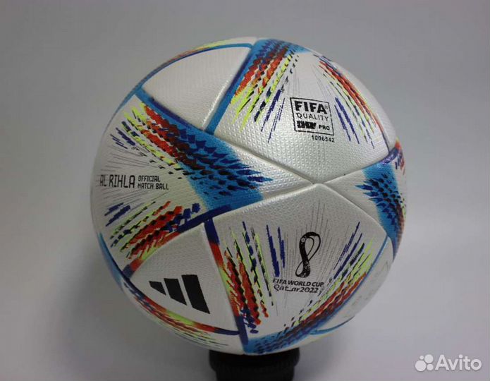 Футбольный мяч adidas