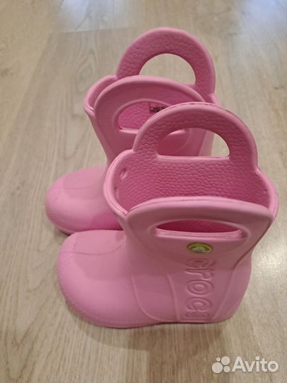 Резиновые сапоги для девочки crocs