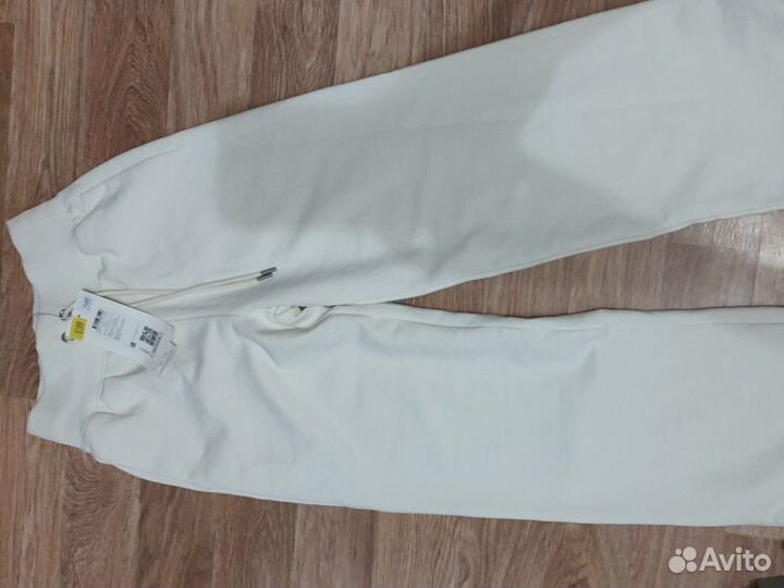 Брюки белые спортивные