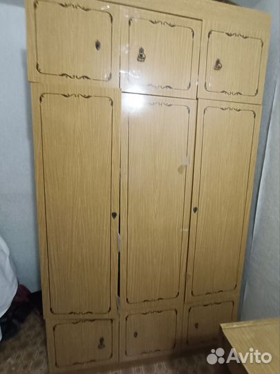 Шкаф плательный бу