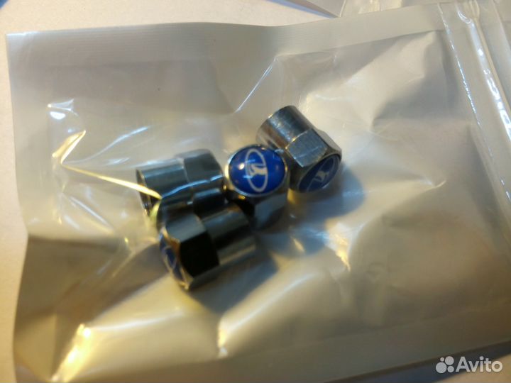 Колпочки на нипиля колес