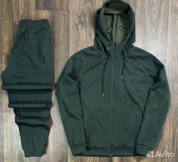 Спортивные костюмы Nike