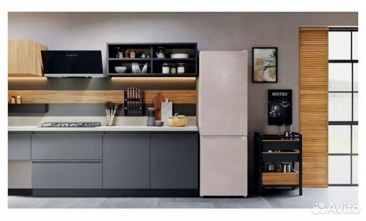 Холодильник Hotpoint-Ariston HTR 5180 M, бежевый