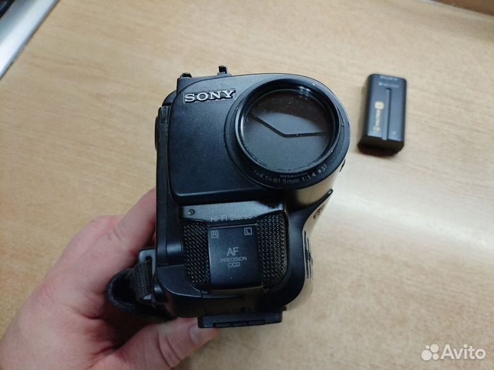 Видеокамера sony