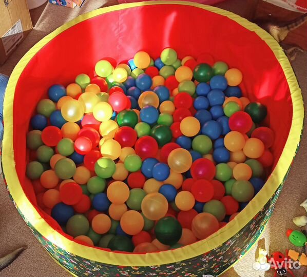 Сухой бассейн с шариками, диаметр 100см бу