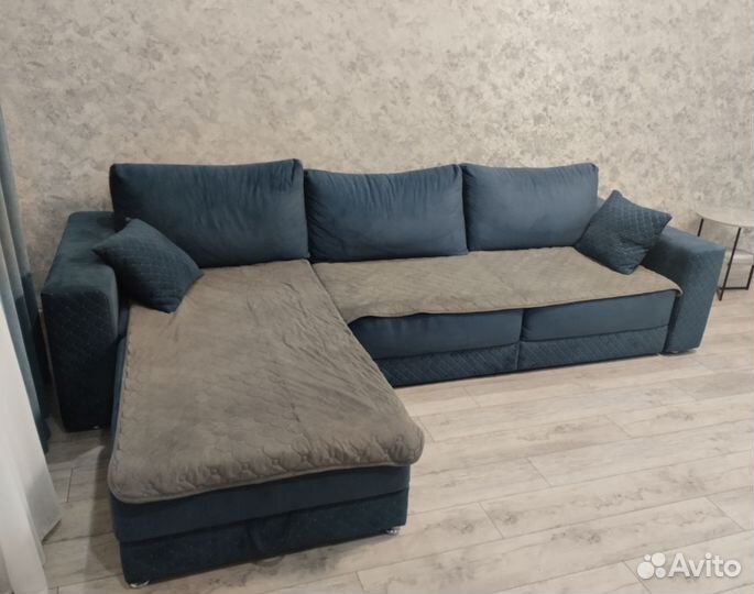 Большой угловой диван