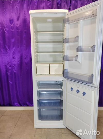 Холодильник с нижней морозильной камерой