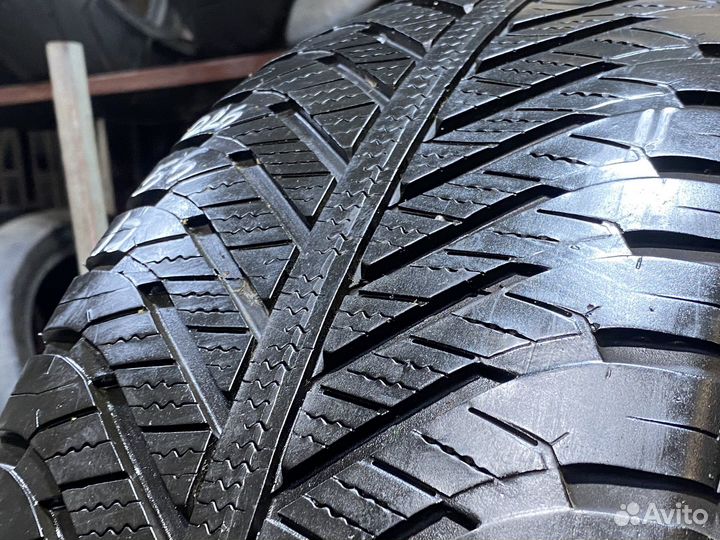 Goodyear Vector 4Seasons 225/55 R17