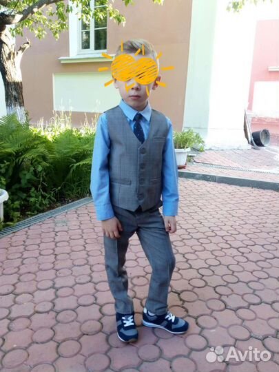 Костюм. Брюки,рубашка,жилет и галстук next