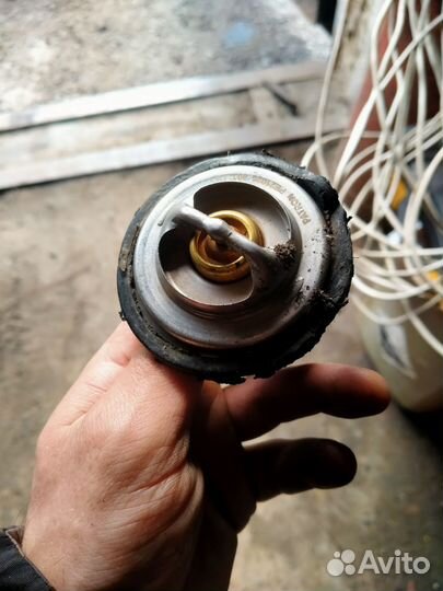 Термостат mercedes w123 оригинал