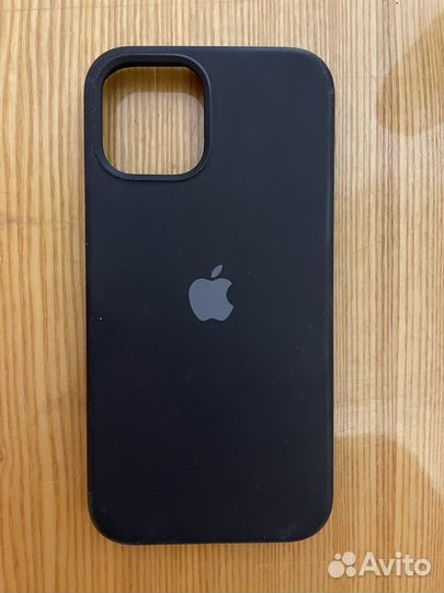 Чехол на iPhone 12