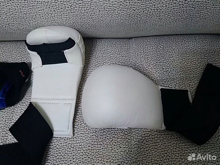 Кимоно и перчатки