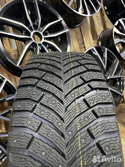 Michelin X-Ice North 4 SUV 265/50 R19 110H