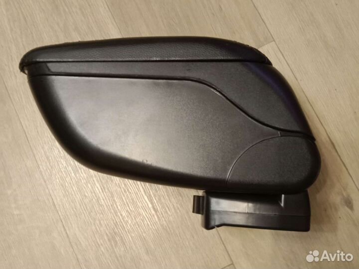 Подлокотник