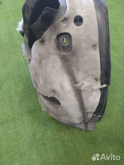 Подкрылок передний правый Peugeot 207