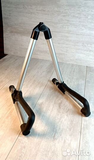 Подставка для гитары