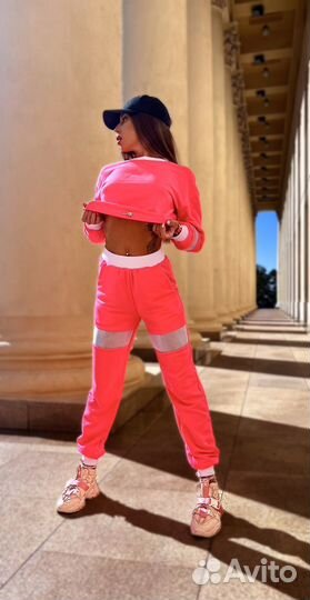 Спортивный костюм женский