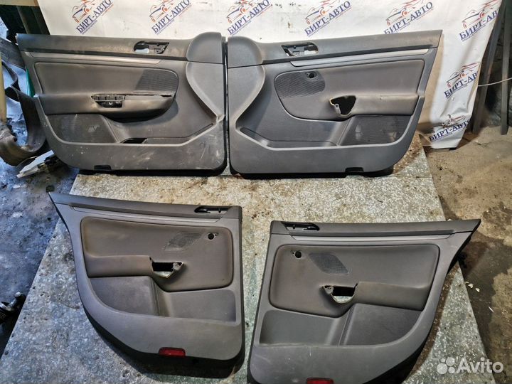 Обшивка двери Volkswagen Jetta V (2005—2011)