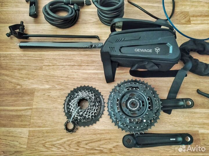 Насос, фонарики, замки и др аксессуары