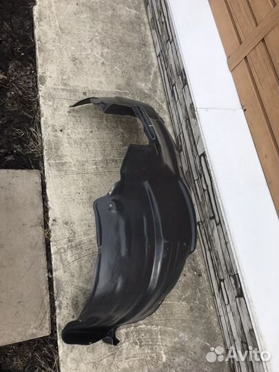 Подкрылок honda fit правый