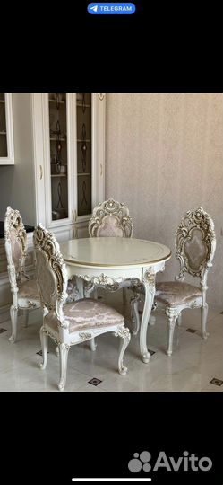 Столы и стулья