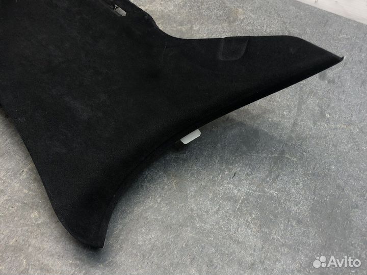 Правая обшивка Stinger gt