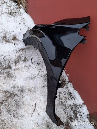 Крыло переднее левое toyota corolla E180 б/у