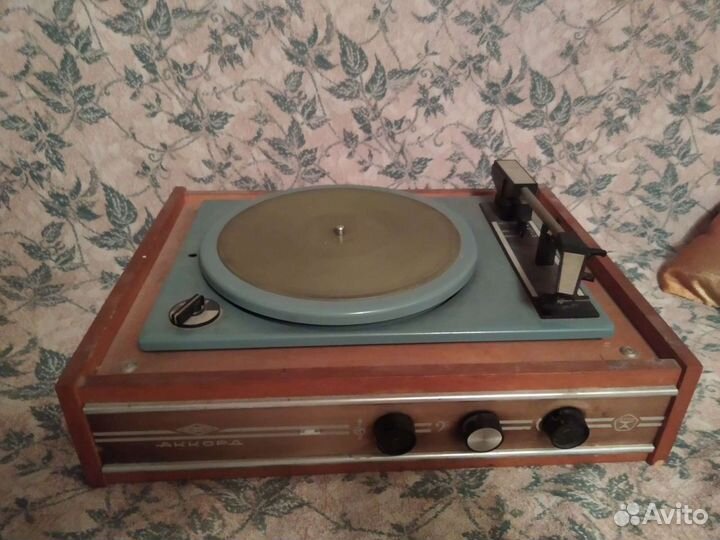 Проигрыватель грампластинок Аккорд