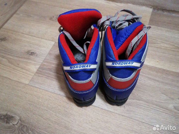 Лыжные ботинки