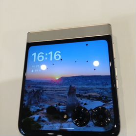 Motorola Razr 50, 8/256 ГБ