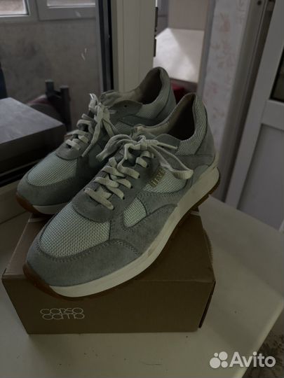 Кроссовки спортивные женские