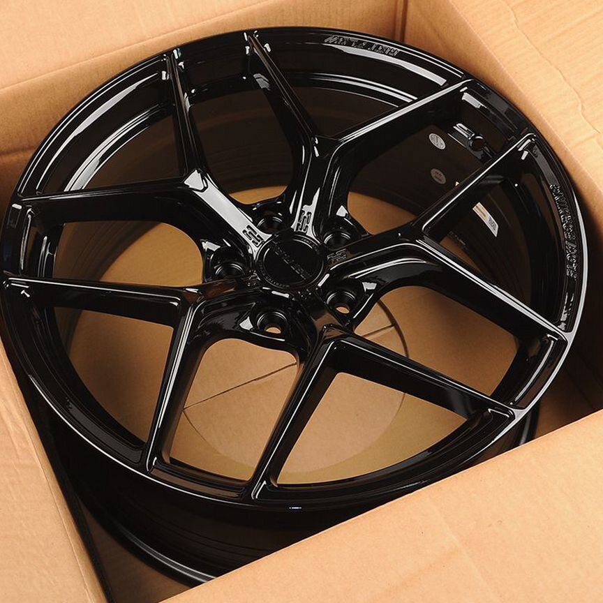 Диски для Range Rover Evoque, Velar, Jaguar F-Pace, Volvo XC-90 Makstton MST-FF-FK07 8x19/5x108 D63
