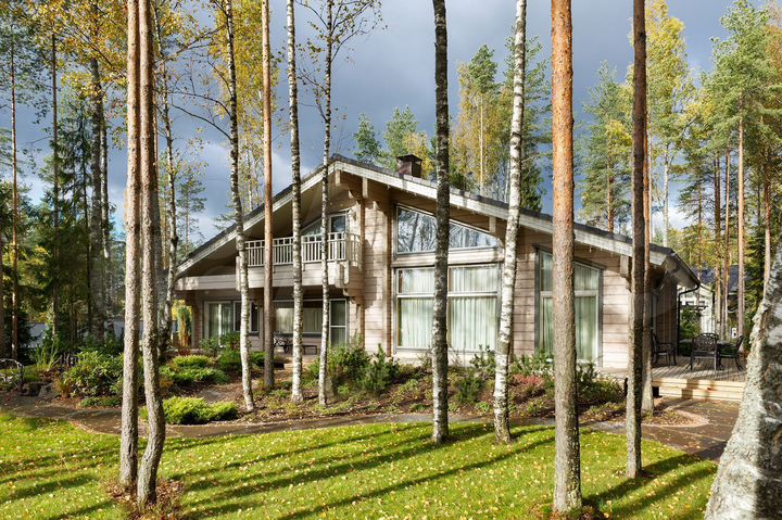 Дом 326 м² на участке 26 сот.